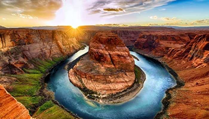 Horshoe Bend in Arizona is a must-see when visiting Americas National Parks and a great nature puzzle to assemble.