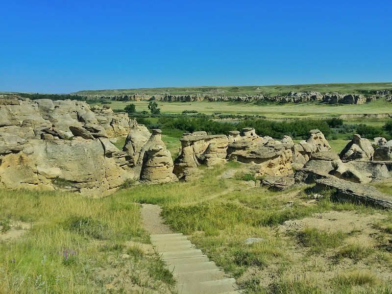 Stairs lead down to the Battle Scene