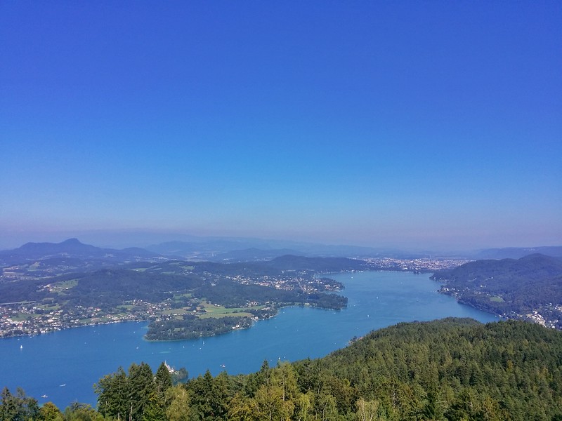 Stunning views over the Wörthersee and Carinthia from the Pyramidenkogel.