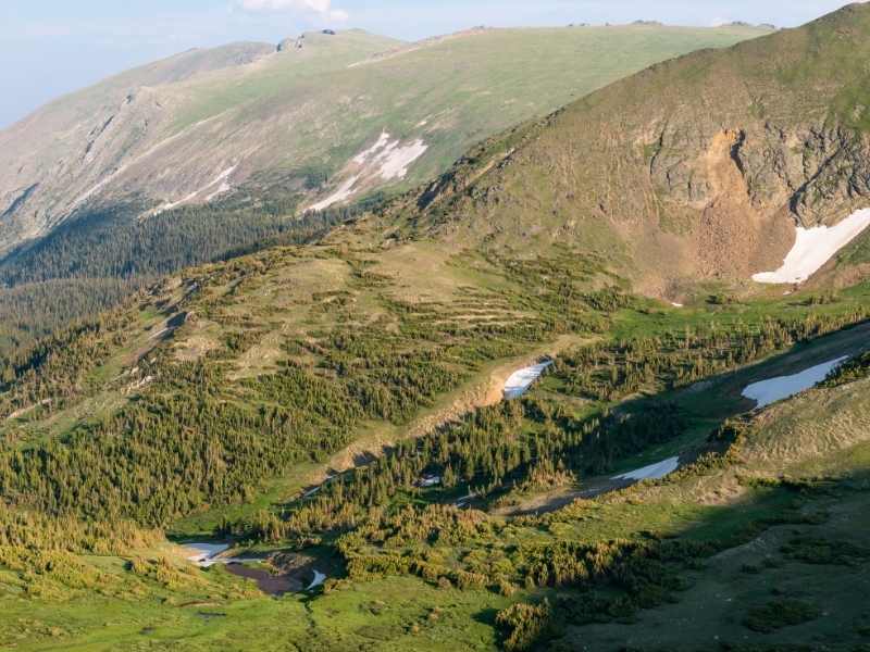 Alpine Ridge Trail is an easy hike in Rocky Mountain National Park