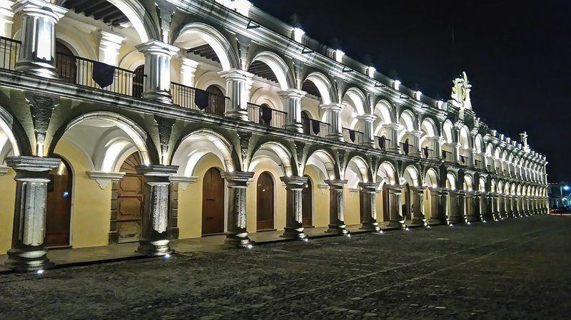 the colonial architecture is one of the reasons to visit Antigua, Guatemala