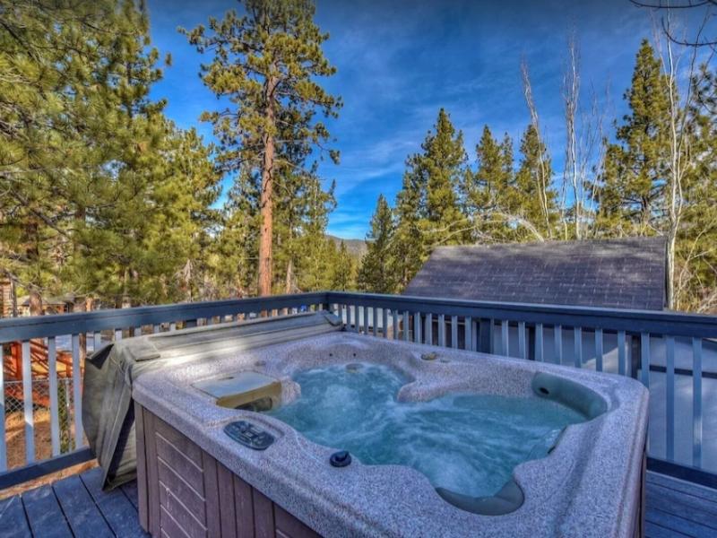 This charming cottage is the perfect Big Bear rental