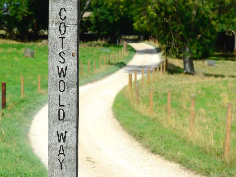 Cotswold Way walk footpath