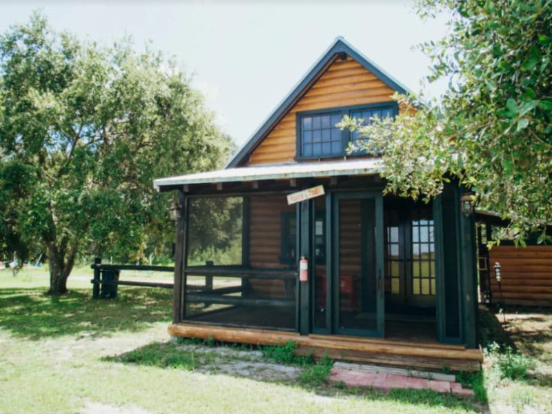 Cozy Rustic Cabin in Florida