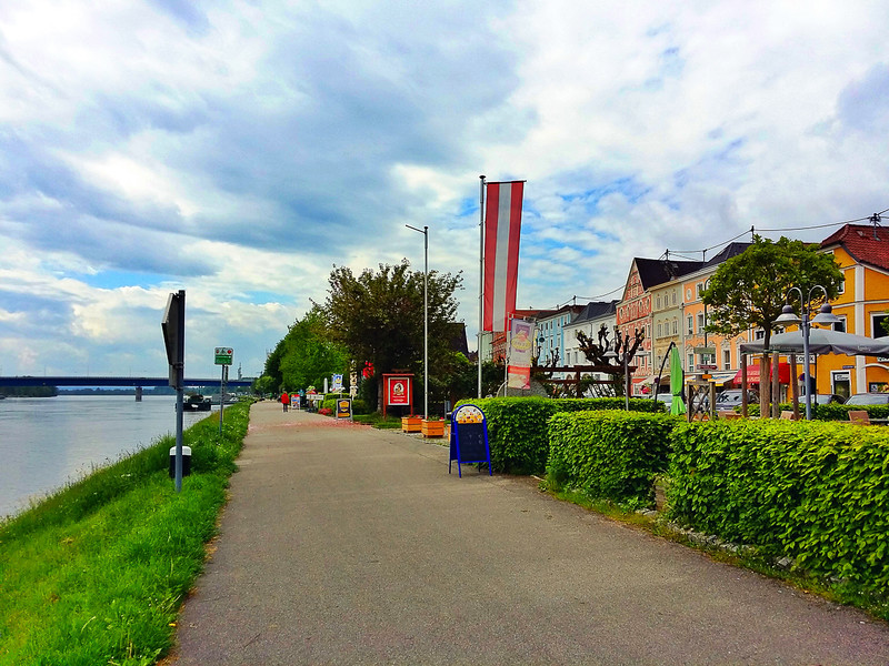 Danube river eurovelo 6 cycle route