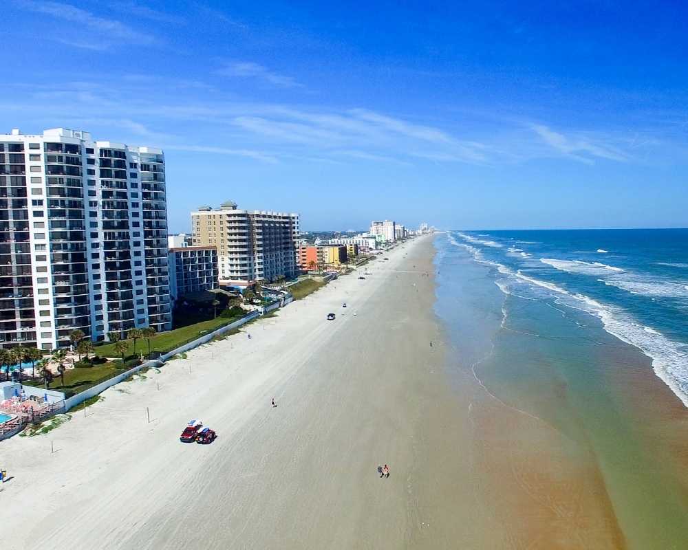 vacation rentals and airbnbs on Daytona Beach