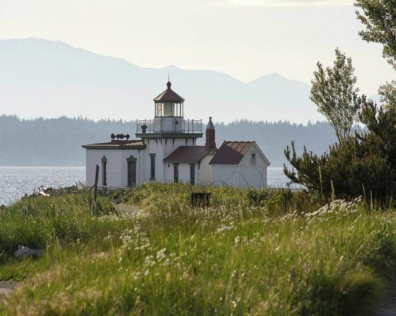 The hike to the Lighthouse in Discovery Park is one of the most popular hikes near Seattle - It's one of the best places to visit in Washington State.