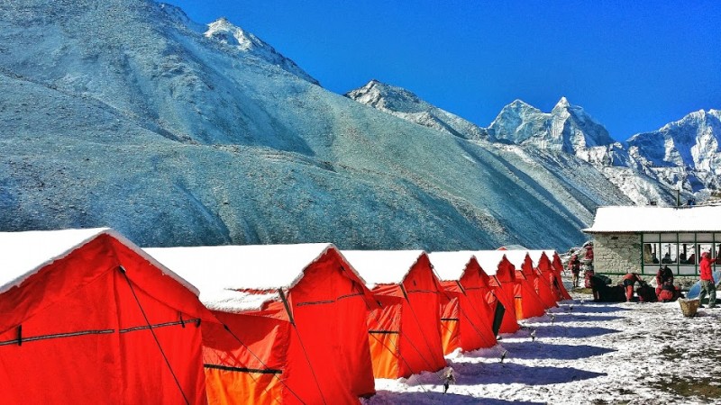 tents en route to hiking to Everest Base Camp