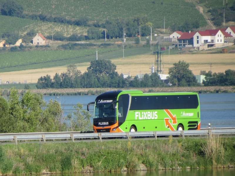 Flixbus is the cheapest way to go from Geneva to Chamonix