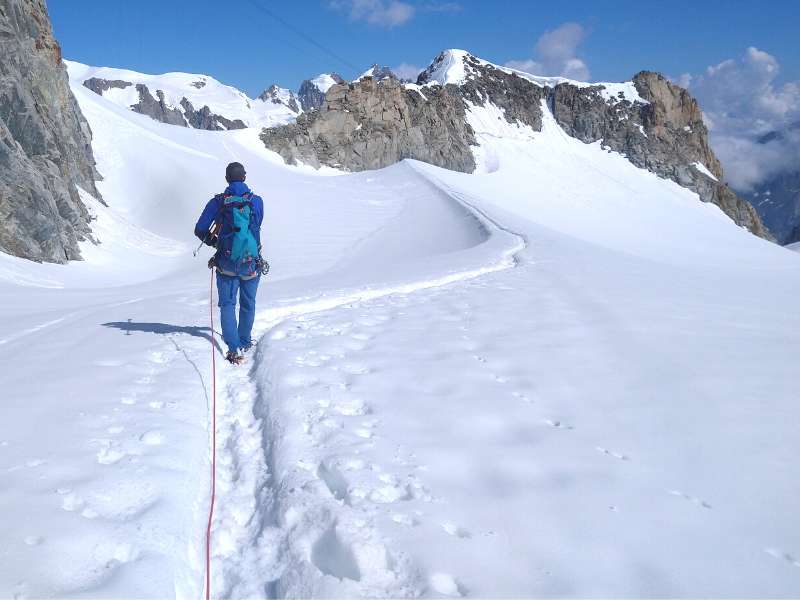 Mountain guide n a Mont Blanc Glacier walk tour