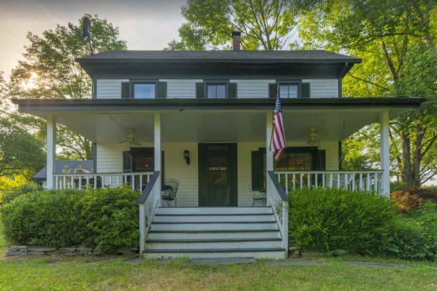 Historic 1800s Farmhouse in Milford Pennsylvania is a cool place to stay