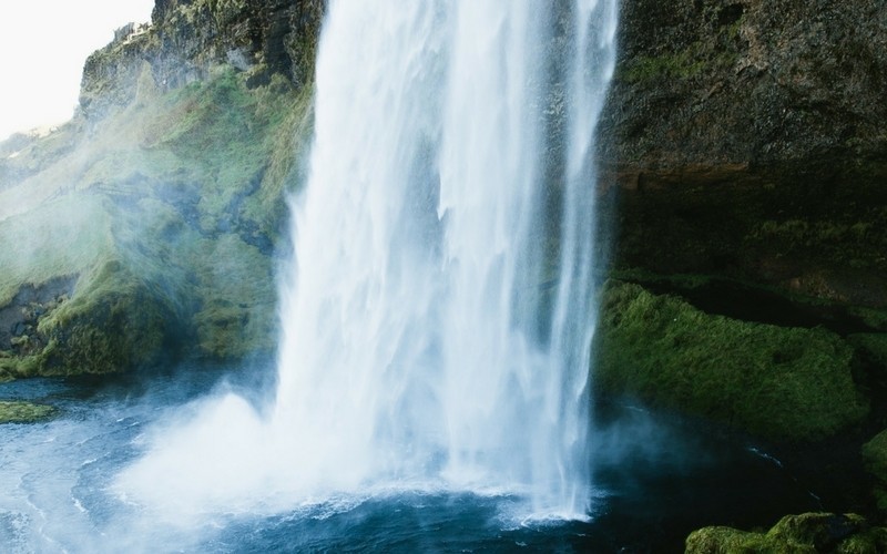 how much water to drink when hiking