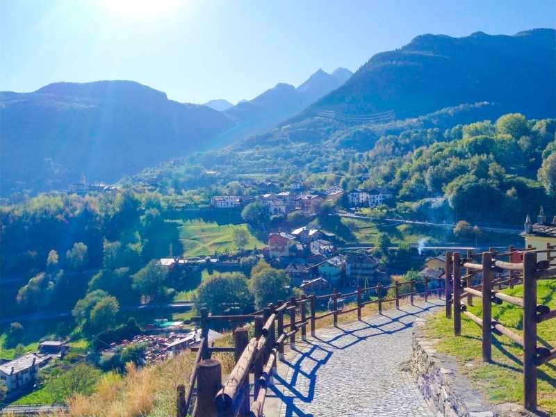 walking trail above Introd, Aosta Valley