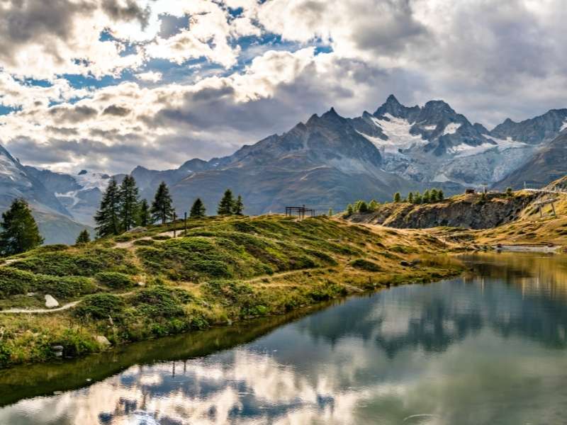 zermatt hiking trail in leisee lake