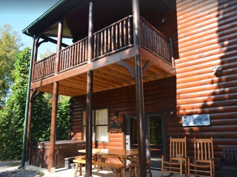 Treehouse rentals in Tennessee