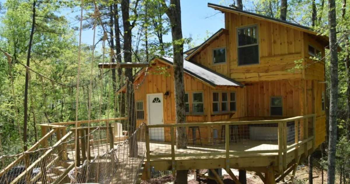 Luxury Treehouse Rental in Pigeon Forge Tennessee