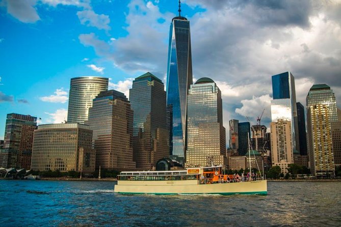 Take a cruise to really appreciate what New York has to offer in perfect views. 