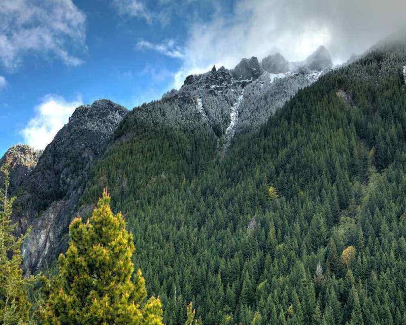 Mount Si is the most popular hike near Seattle and is visited by over 100 000 people a year