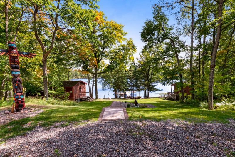 Cozy cabins to escape the city and relax in the woods