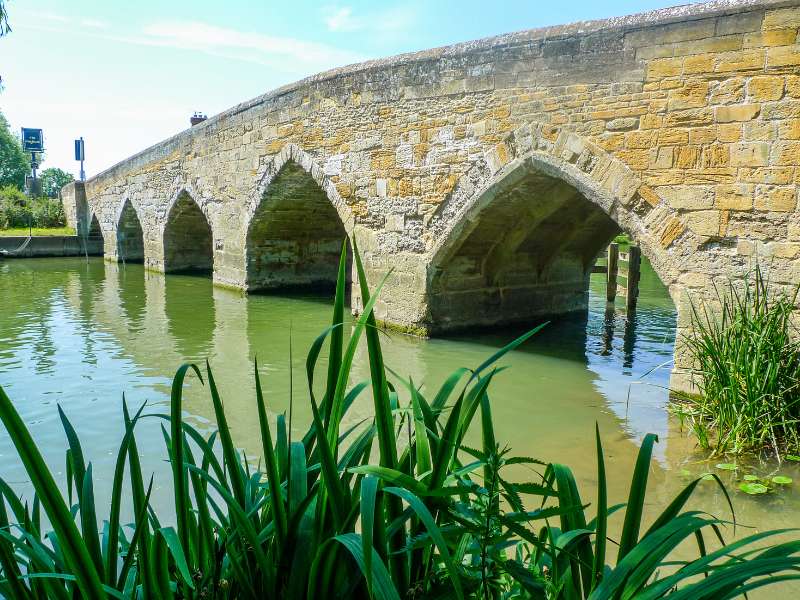 Newbridge, one of the walks in Thames Path