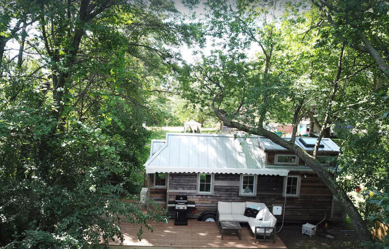 Check out this beautiful tiny house to rent in Wisconsin 