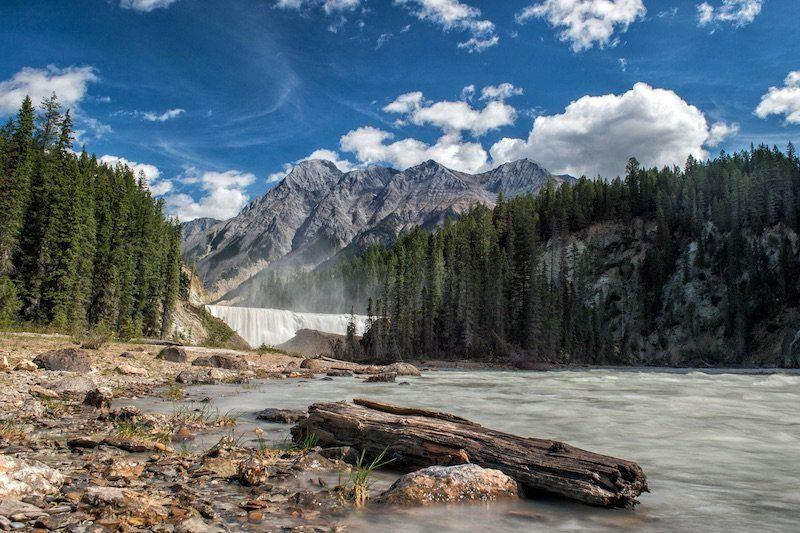 If you are looking for exciting things to do in Yoho National Park, make sure to stop and admire the wonderful Wapta Falls. 