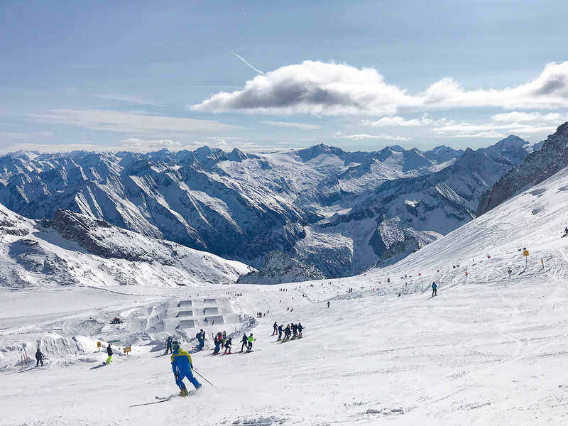 zillertal_skiing_hintertux_glacier_austrian_alps