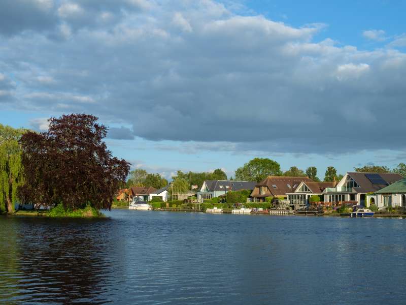 Shepperton, one of the walks in Thames Path