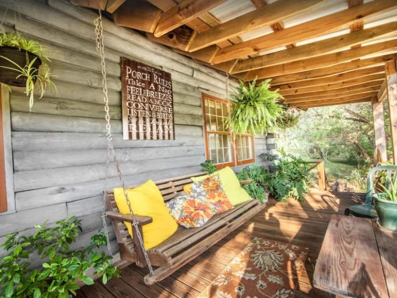 romantic airbnbs, romantic cabin getaways