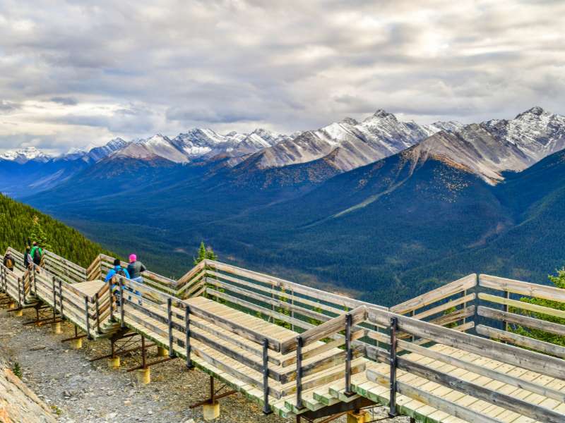 easy hikes in sulphur mountain