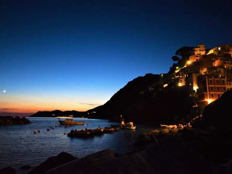 cinque terre sunset boat tour