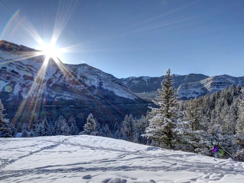 Winter Hiking at Tunnel Mountain