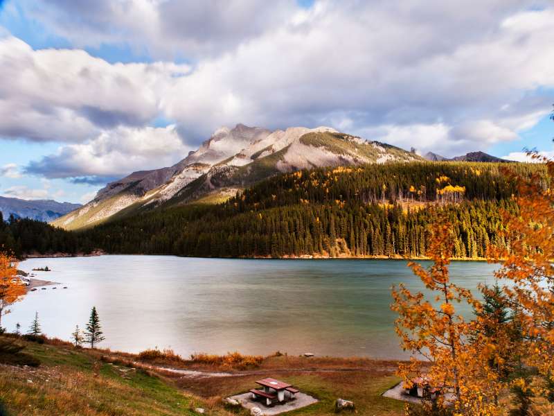 easy hikes in Two Jack Lake trail