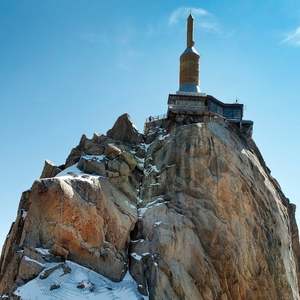 View ofL’Aiguille du Midi from Mont Blanc makes it easy to see why it's one of the best things to do in summer