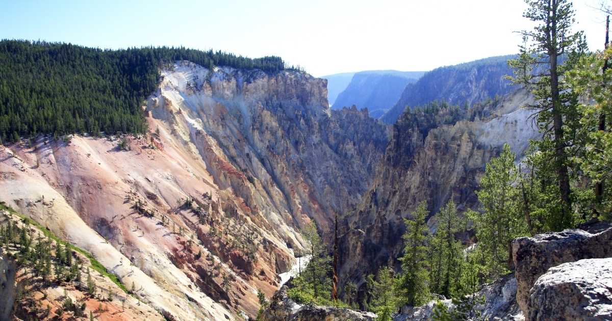 Best Hikes in Yellowstone National Park